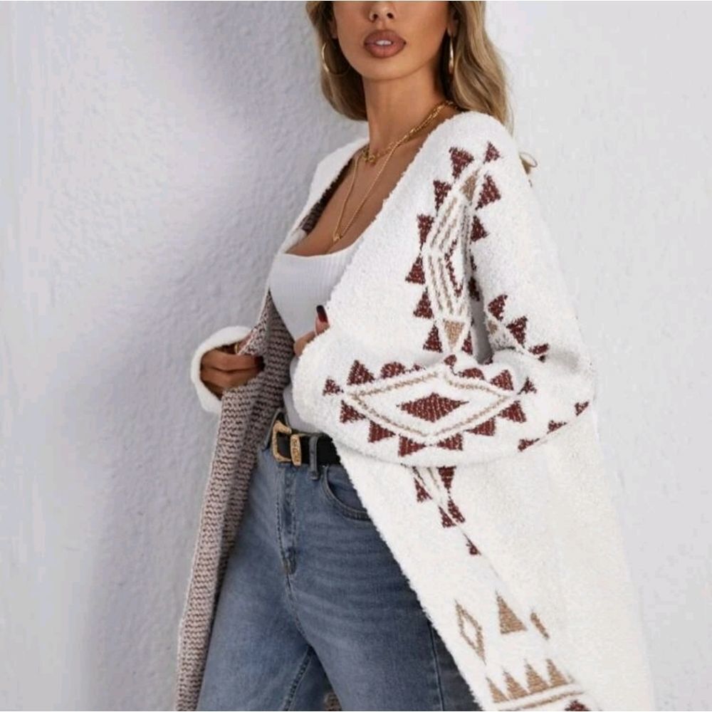 Geo Pattern Fuzzy Knit Cardigan - Picture 5 of 5
